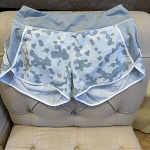 W: Athleta Gray Camo Print Running Shorts Sz S